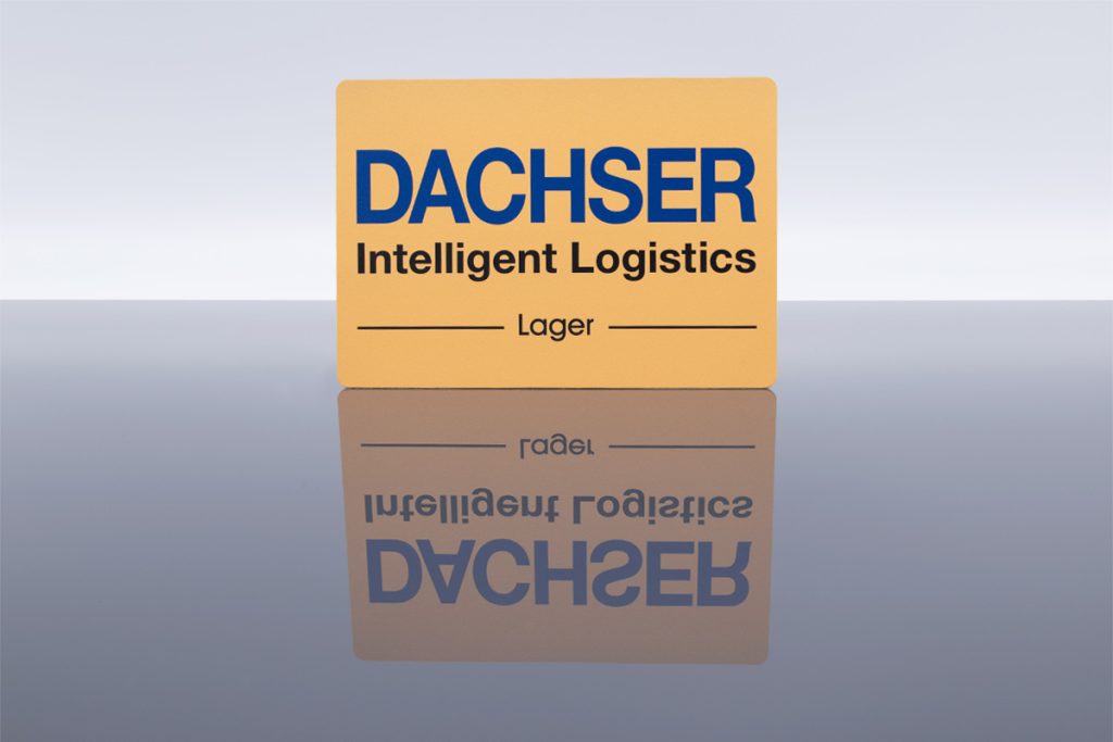 schilder-transport-firma-dachser-mit-logo-farbig